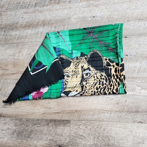 Jim Renoir Cheeta Scarf in Italy ⚜️💚⚜️ - Picture 2 of 5
